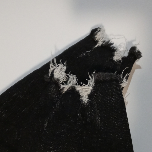 Judy Blue Jeans - Picture 12 of 12